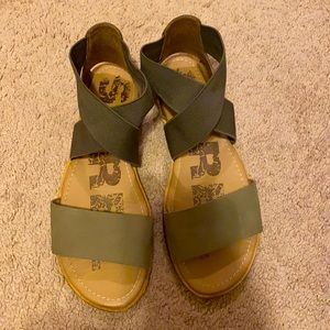 Sorel olive green sandal